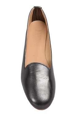 Entirely handmade smokey black slipper model for children