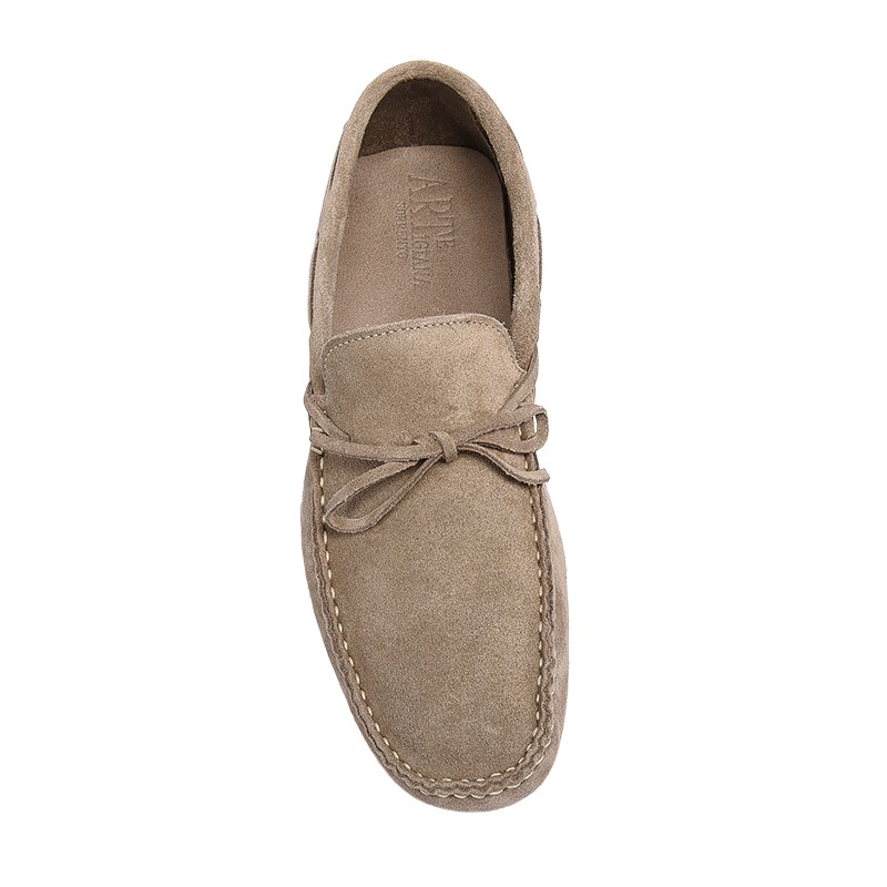 Mocassino scamosciato beige con laccetti